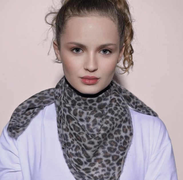 Cashmere Bandana – Leo